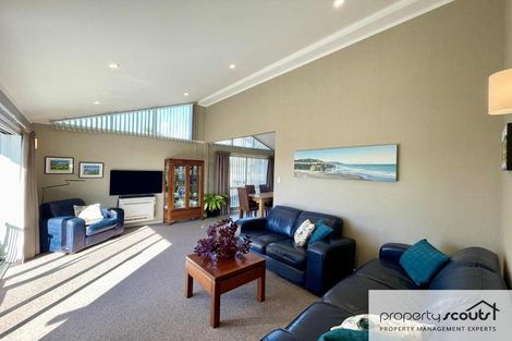 Photo of property in 12 Te Ngaere Place, Merrilands, New Plymouth, 4312