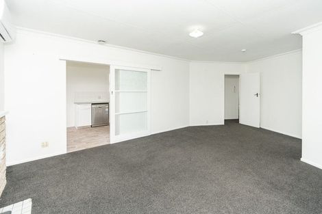 Photo of property in 77 Collins Road, Melville, Hamilton, 3206