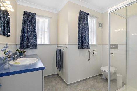 Photo of property in 62 Norton Park Avenue, Fairfield, Lower Hutt, 5011