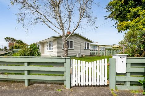 Photo of property in 27 Reid Avenue, Hawera, 4610