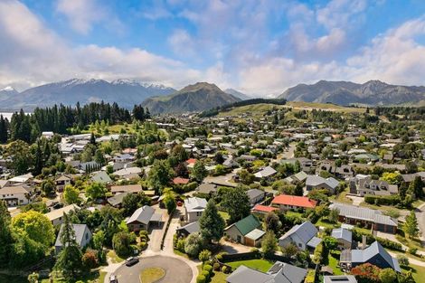 Photo of property in 8b Kuri Place, Wanaka, 9305