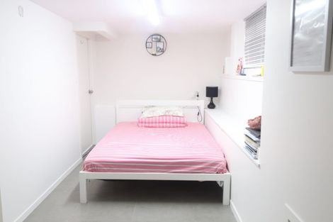 Photo of property in 1/114 Coronation Road, Hillcrest, Auckland, 0627