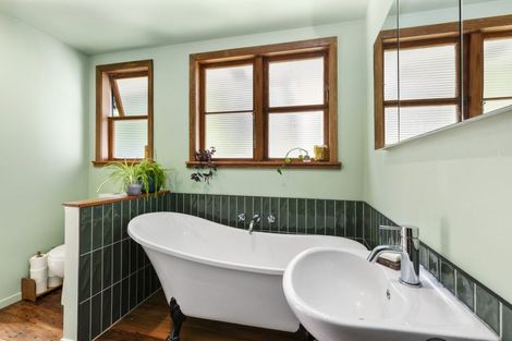 Photo of property in 11 Thomas Street, Stokes Valley, Lower Hutt, 5019