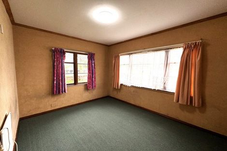 Photo of property in 2 Hobson Place, Takaro, Palmerston North, 4412
