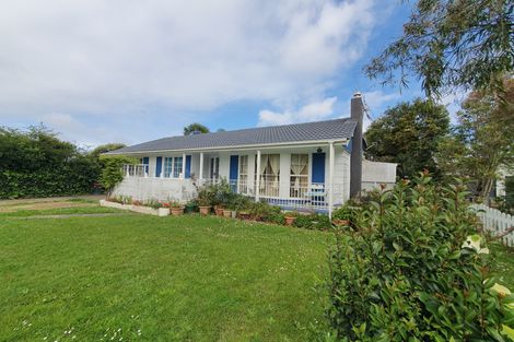 Photo of property in 15 Cargill Street, Papakura, 2110