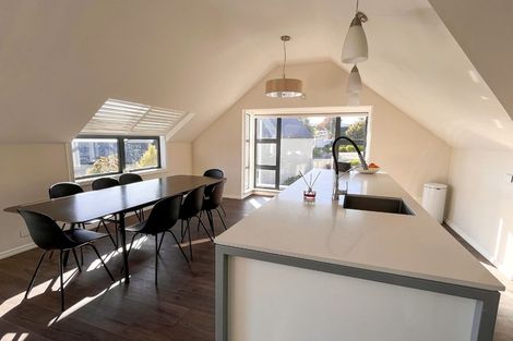 Photo of property in 5 Luxton Place, Mount Pleasant, Christchurch, 8081