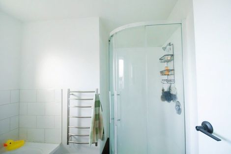 Photo of property in 32 Palliser Place, Milson, Palmerston North, 4414