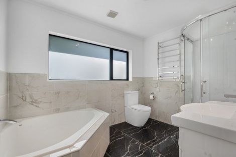 Photo of property in 103 Golf Road, New Lynn, Auckland, 0600