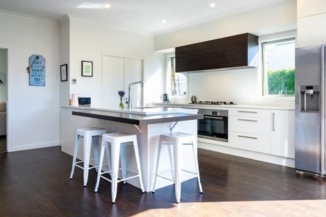 Photo of property in 11 Whakatomo Place, Havelock North, 4130