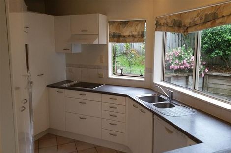 Photo of property in 2/17a Forrest Hill Road, Milford, Auckland, 0620