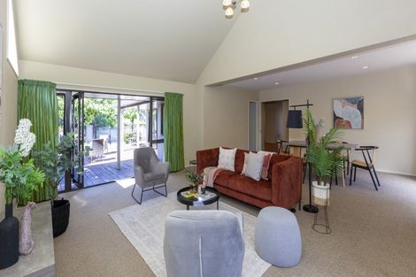 Photo of property in 2 Pukatea Close, Raumati Beach, Paraparaumu, 5032