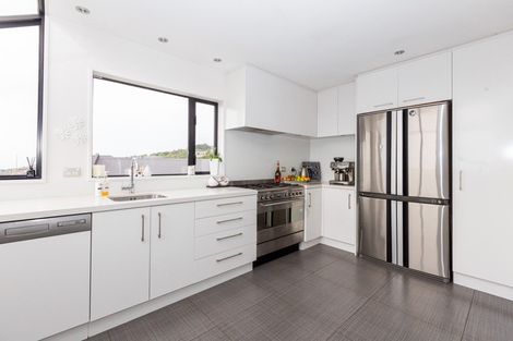 Photo of property in 30 Drayton Drive, Mount Pleasant, Christchurch, 8081