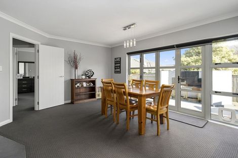 Photo of property in 7 Galea Grove, Kelvin Grove, Palmerston North, 4414