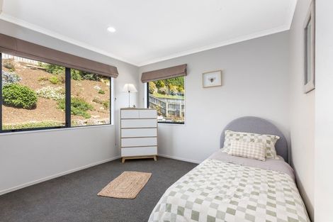 Photo of property in 10 Te Puia Drive, Aotea, Porirua, 5024