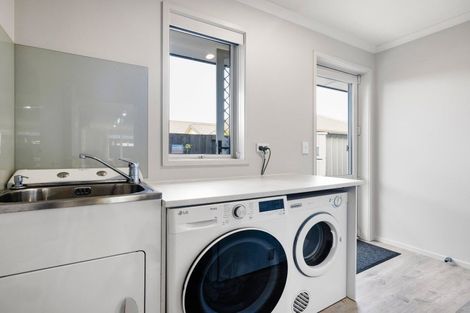 Photo of property in 5 Trauzer Place, Flagstaff, Hamilton, 3210