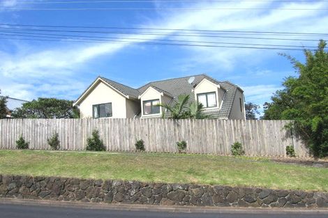 Photo of property in 2/931 Beach Road, Torbay, Auckland, 0630