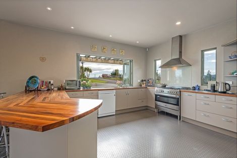 Photo of property in 307 Ngahere Park Road, Turitea, Palmerston North, 4472
