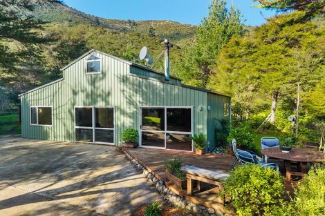 Photo of property in 165 Boons Valley Road, Waikawa, Picton, 7220
