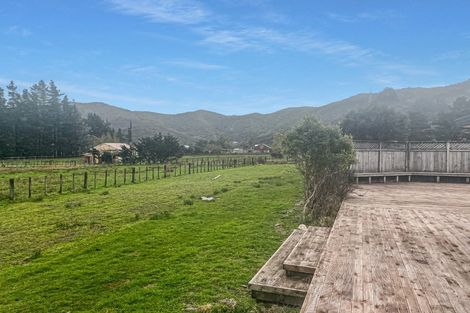 Photo of property in 150 Upper Fitzherbert Road, Wainuiomata, Lower Hutt, 5373