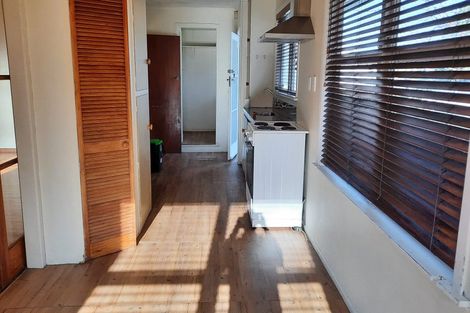 Photo of property in 142 Edgewater Drive, Pakuranga, Auckland, 2010