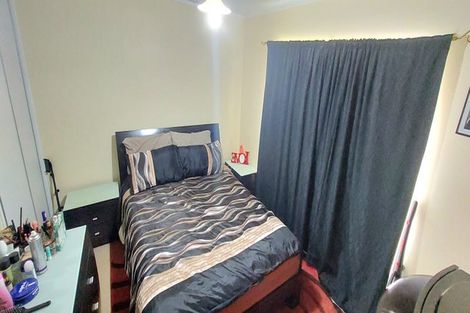 Photo of property in 194a Te Atatu Road, Te Atatu South, Auckland, 0610