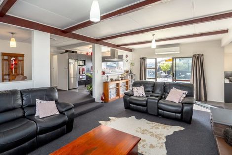 Photo of property in 32 Victoria Street, Carterton, 5713