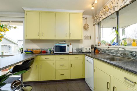 Photo of property in 20 Timaru Road, Waimate, 7924