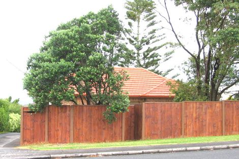 Photo of property in 13 Tirimoana Road, Te Atatu South, Auckland, 0602