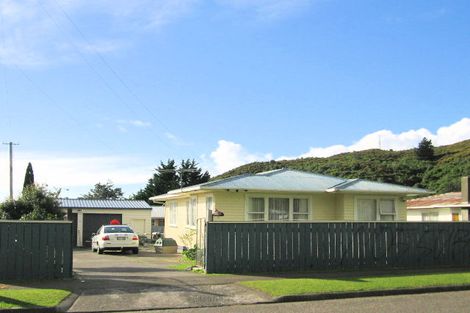 Photo of property in 19 Cardiff Crescent, Cannons Creek, Porirua, 5024