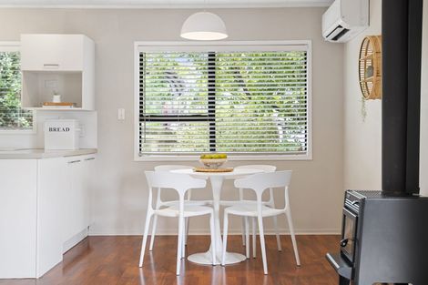 Photo of property in 9 Kupari Place, Totara Vale, Auckland, 0629