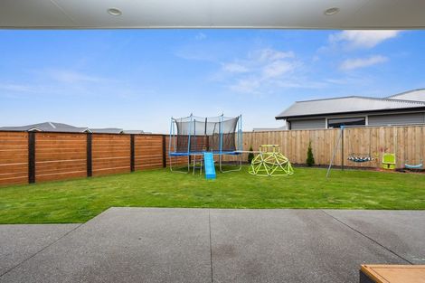 Photo of property in 35 Koura Drive, Rangiora, 7400
