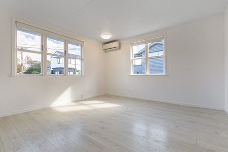 Photo of property in 7 Kaweka Street, New Lynn, Auckland, 0600