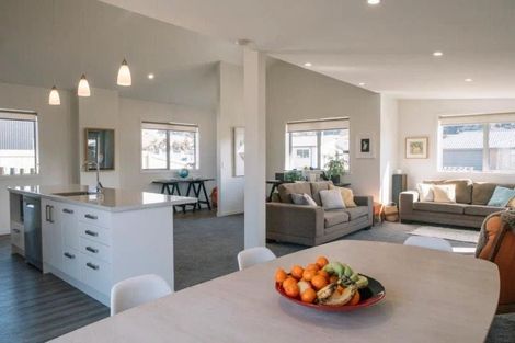 Photo of property in 3 Kingfisher Crescent, Albert Town, Wanaka, 9305