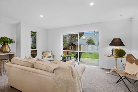 Photo of property in 5 Gilders Grove, Heathcote Valley, Christchurch, 8022