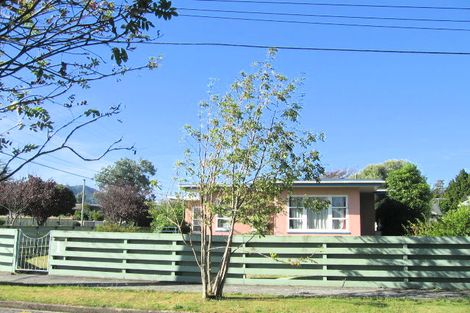 Photo of property in 1 Raukawa Grove, Trentham, Upper Hutt, 5018