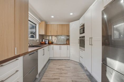 Photo of property in 17 Mountain Road, Western Heights, Rotorua, 3015