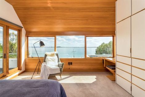 Photo of property in 102 Beachville Road, Redcliffs, Christchurch, 8081