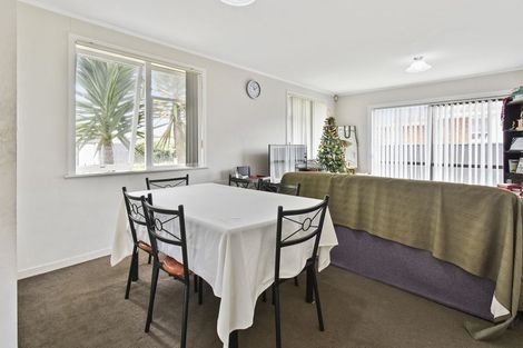 Photo of property in 16 Courtenay Crescent, Mangere East, Auckland, 2024