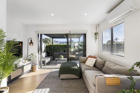 Photo of property in 94a Bay Street, Red Beach, 0932