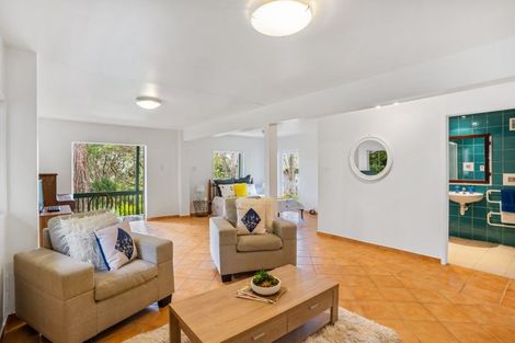 Photo of property in 7 Tranquil Glade, Hillcrest, Auckland, 0627