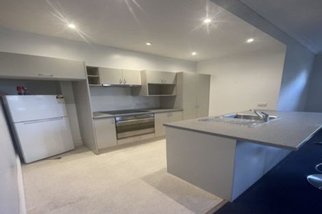 Photo of property in 152 Kelburn Parade, Kelburn, Wellington, 6012