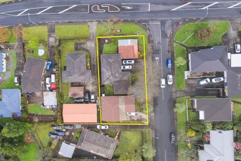 Photo of property in 1 Riverpark Crescent, Henderson, Auckland, 0610