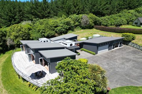 Photo of property in 10 Cameron Drive, Acacia Bay, Taupo, 3385