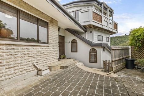 Photo of property in 98 View Road, Houghton Bay, Wellington, 6023