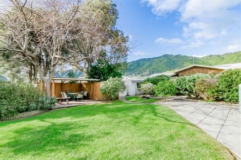 Photo of property in 9 Lesley Grove, Waikanae, 5036