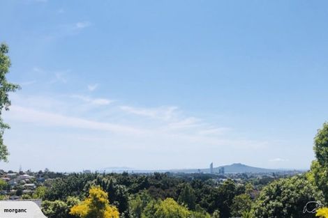 Photo of property in 1/2 Hume Drive, Hillcrest, Auckland, 0627