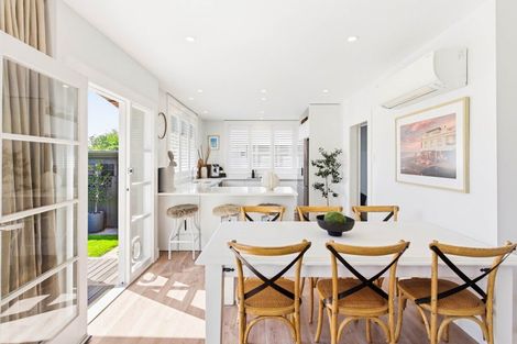 Photo of property in 17 Wycolla Avenue, Saint Clair, Dunedin, 9012