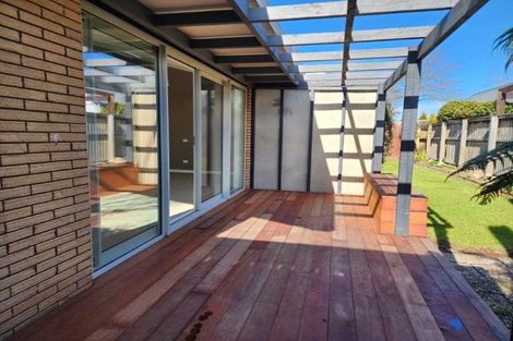 Photo of property in 1/1 Guinness Crescent, Ilam, Christchurch, 8041