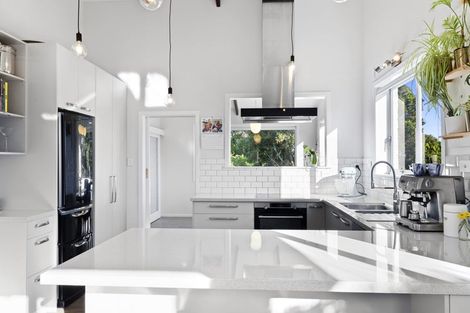 Photo of property in 18a Anne Street, Ferndale, New Plymouth, 4310