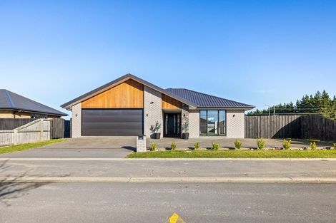 Photo of property in 7 Fountain Place, Rolleston, 7614